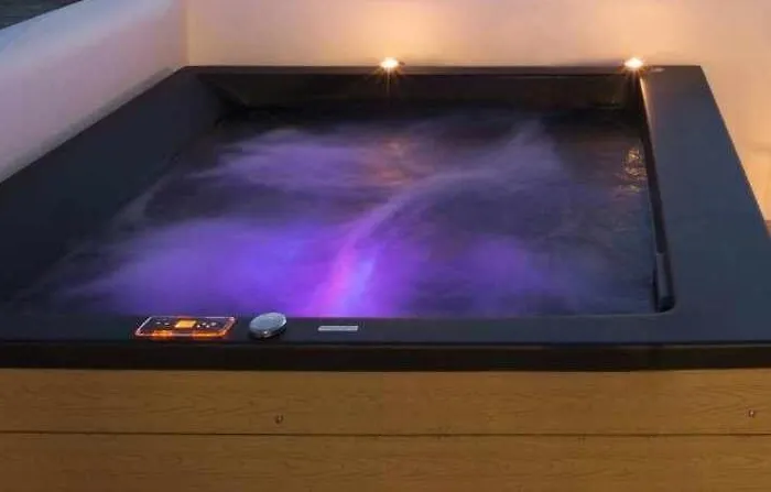 Paros King 公寓式酒店 Alikí