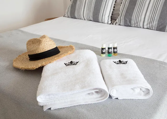 Paros King Apartahotel Alikí