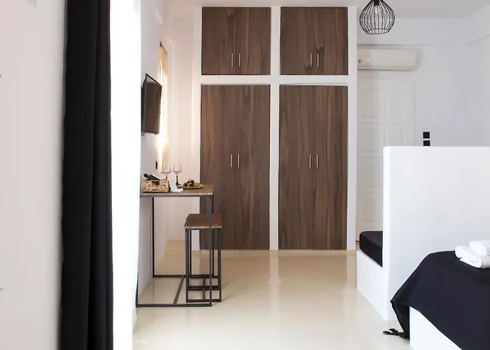 Paros King Apartahotel 3*